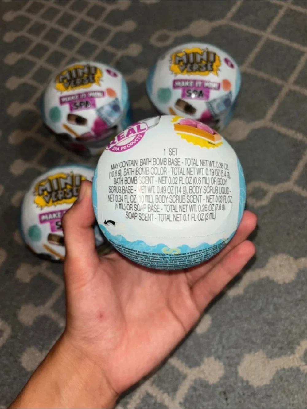 Mini Verse Make It Mini! Spa Surprise Ball - Blue